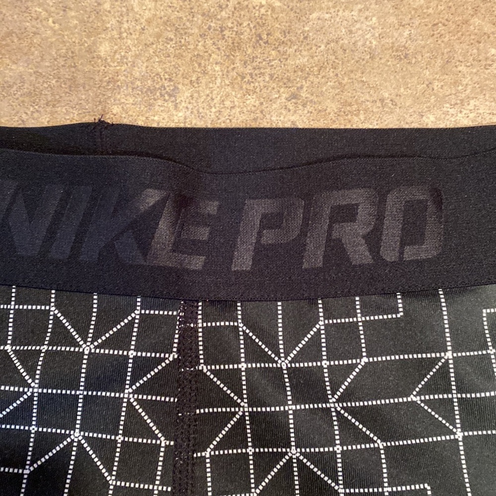 Women’s Nike leggings size large - Picture 4 of 7